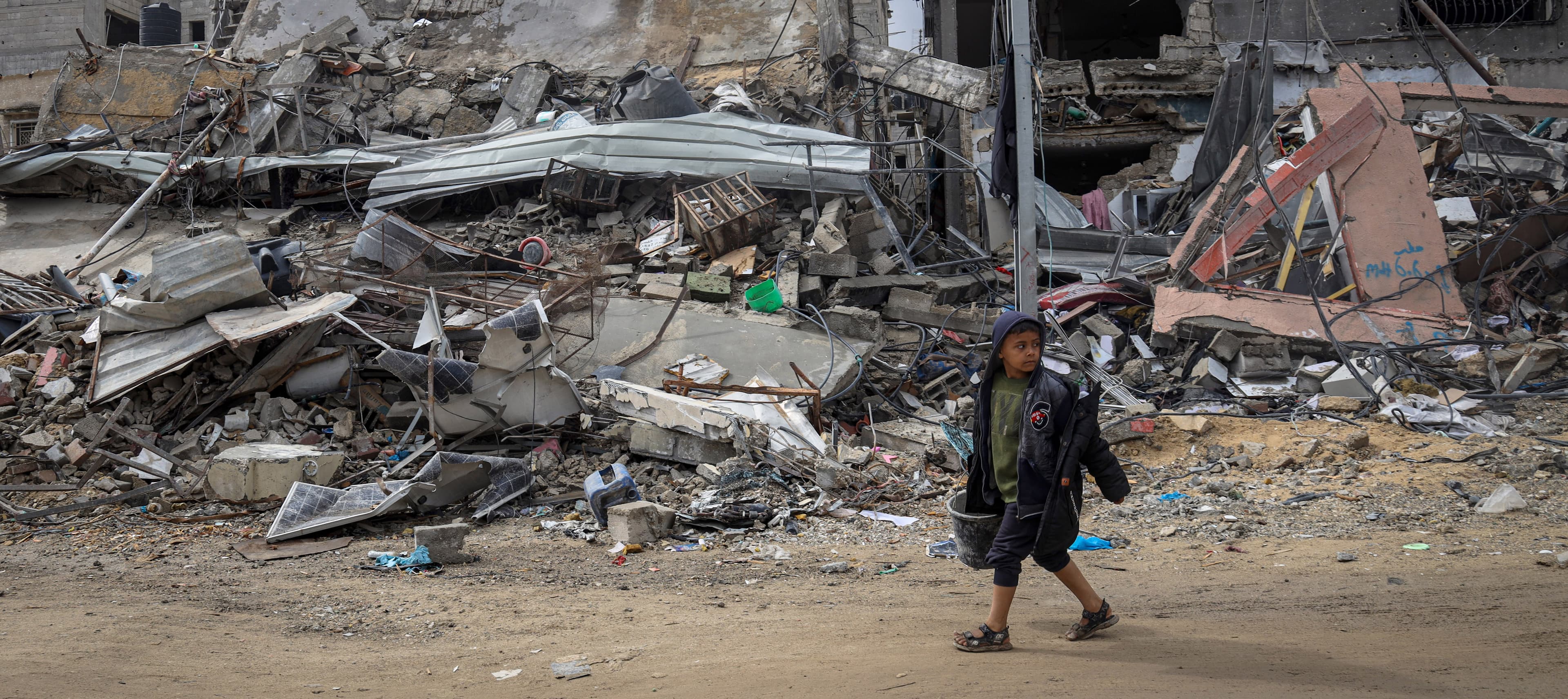 barn bland rasmassor - gaza 2024 - cropped desktop