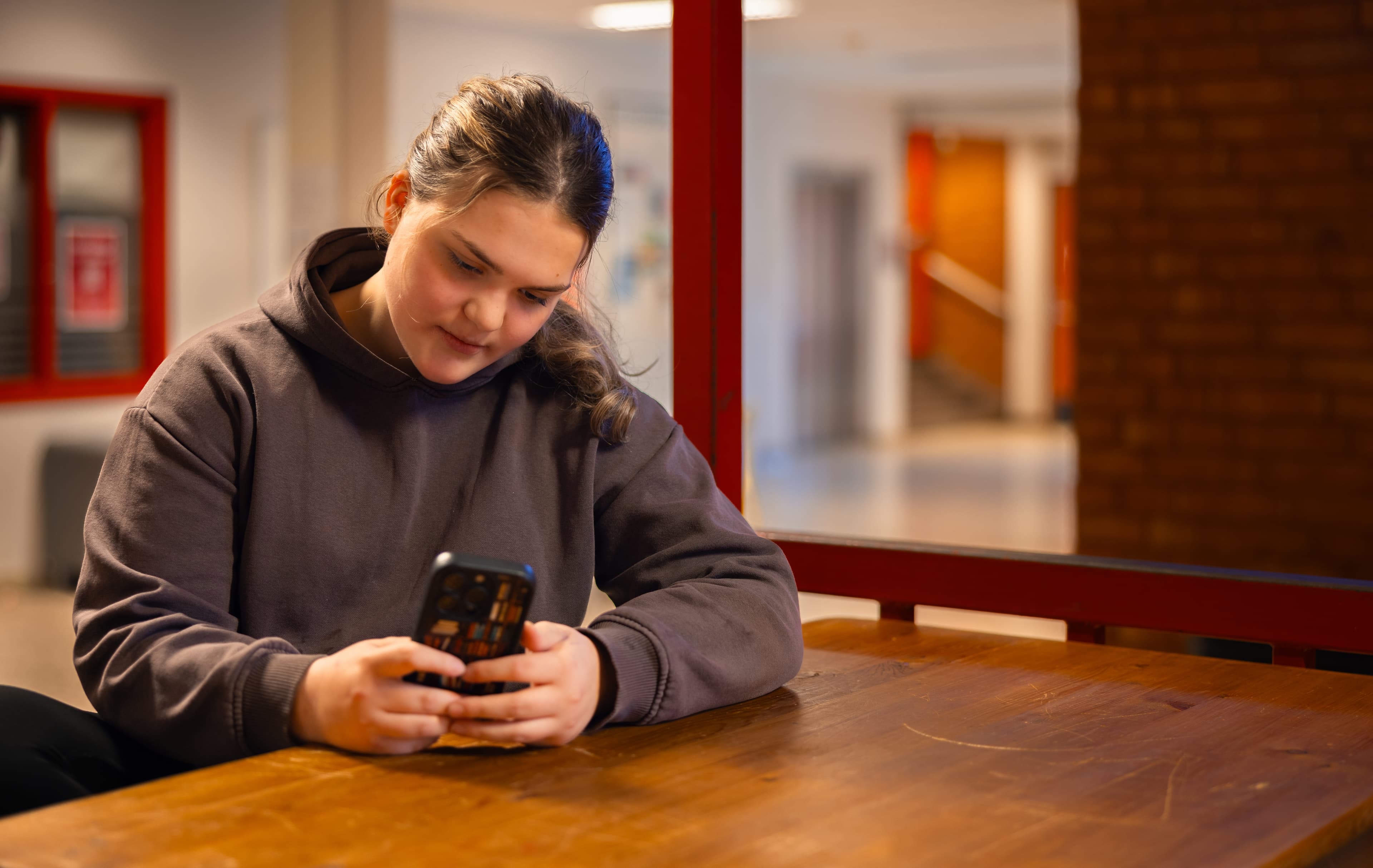 Högstadie och digitala medier - tjej och mobil