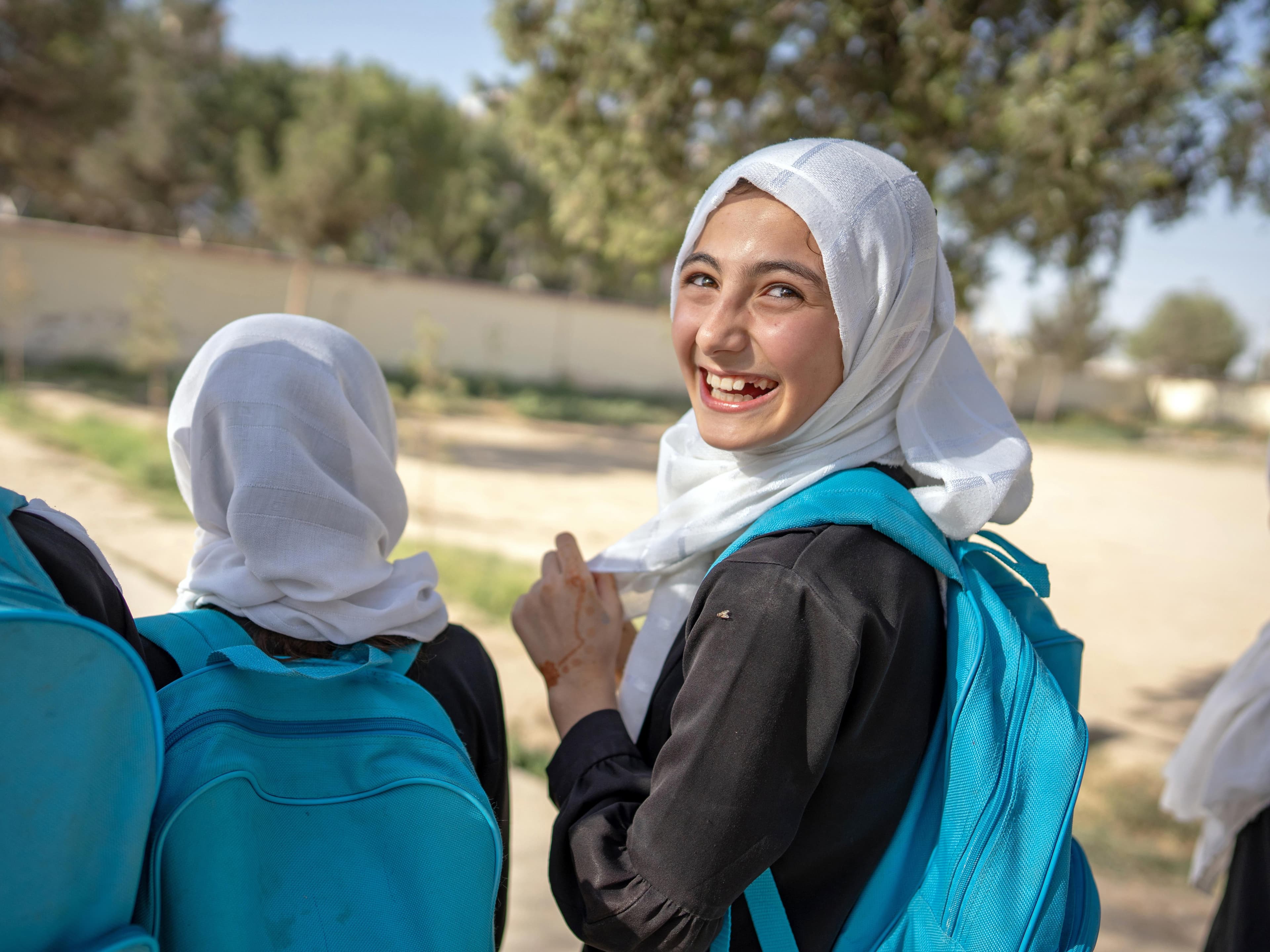 Skolflicka-Afghanistan-2023-mobil