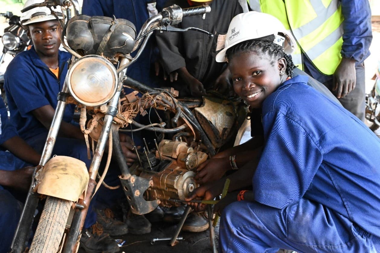 Elever i drömprojektet - Elfenbenskusten 2025