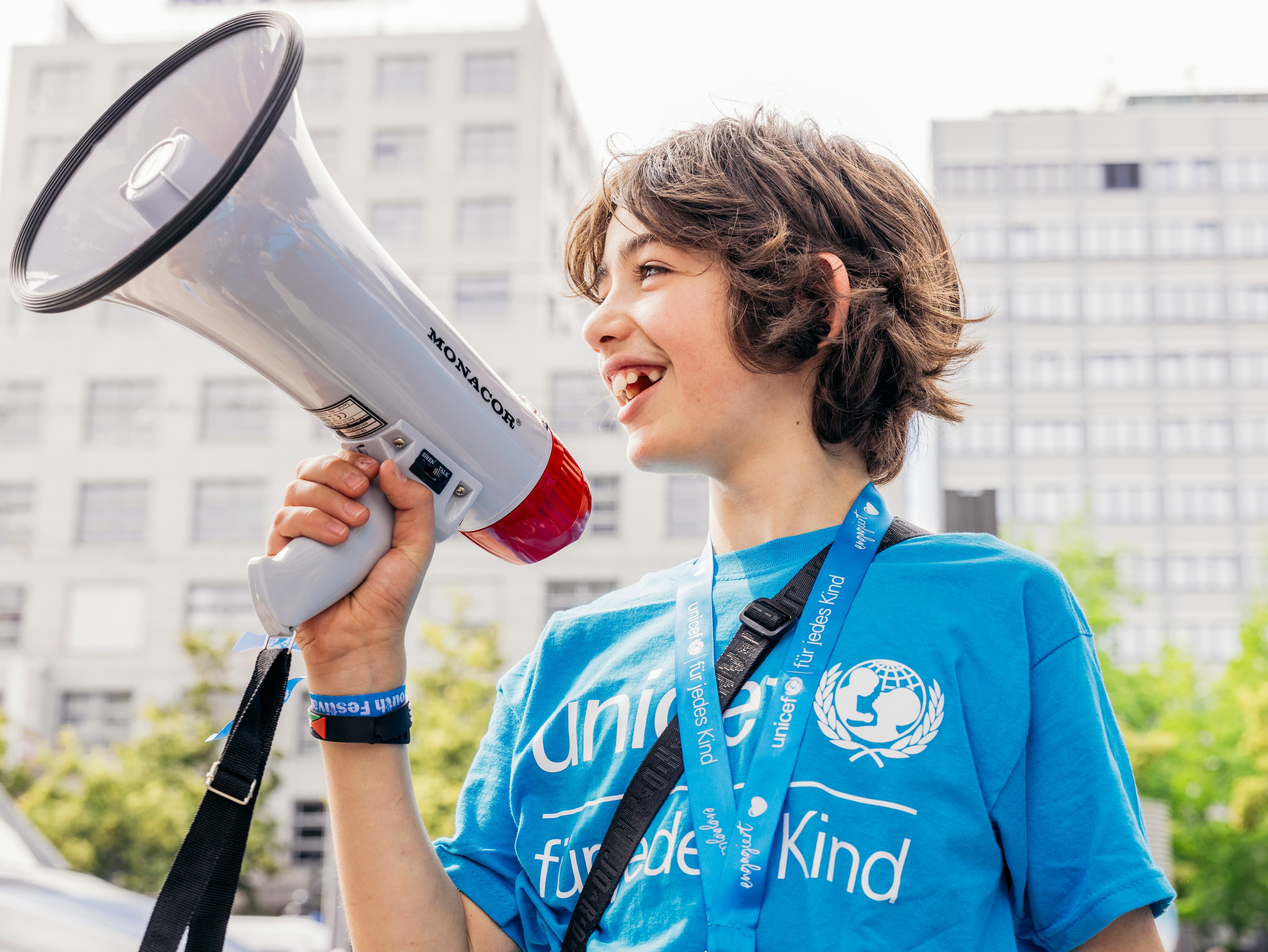 Pojke med megafon - Tyskland 2024