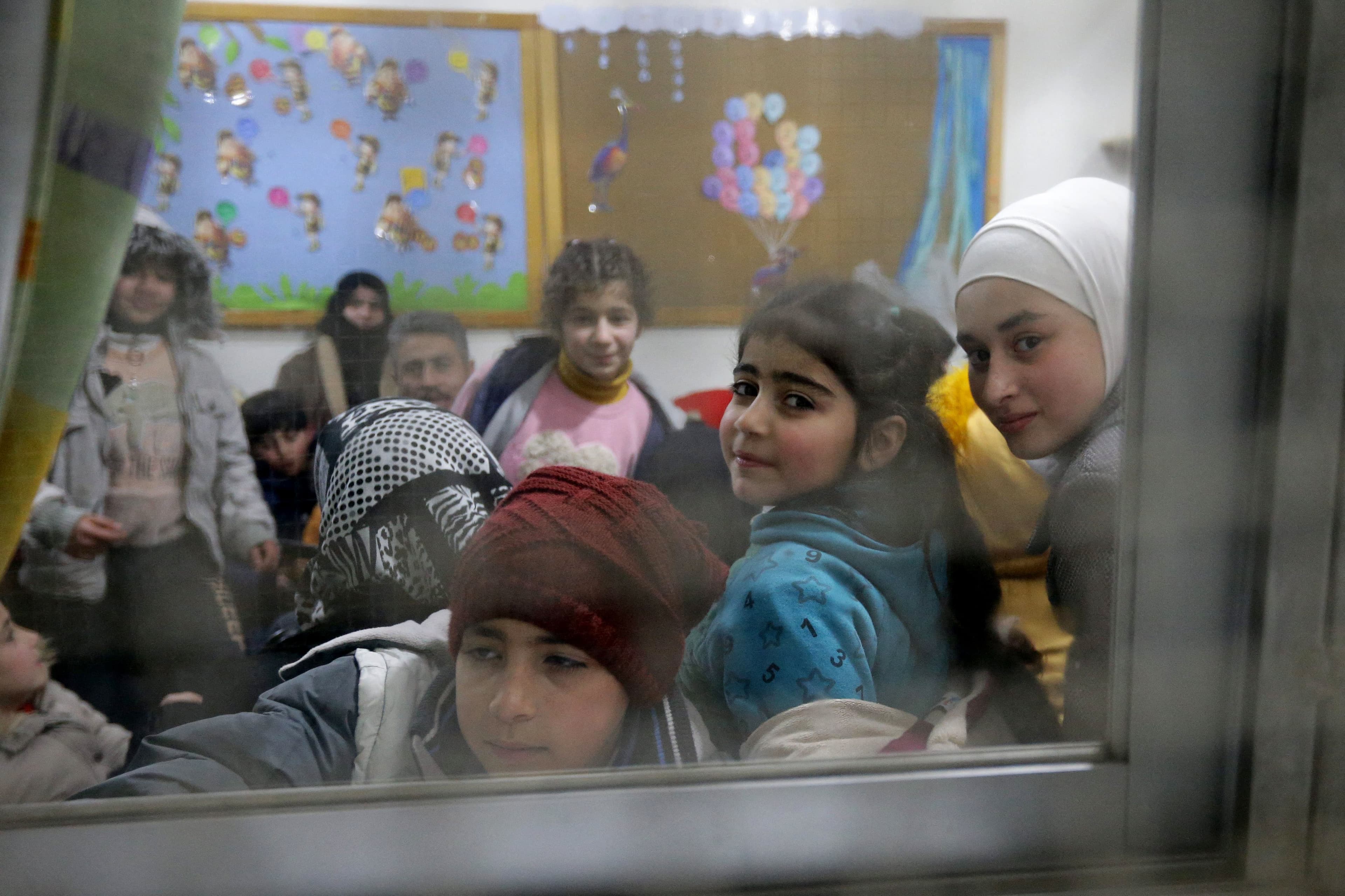 Barn och familjer tar skydd i Aleppo